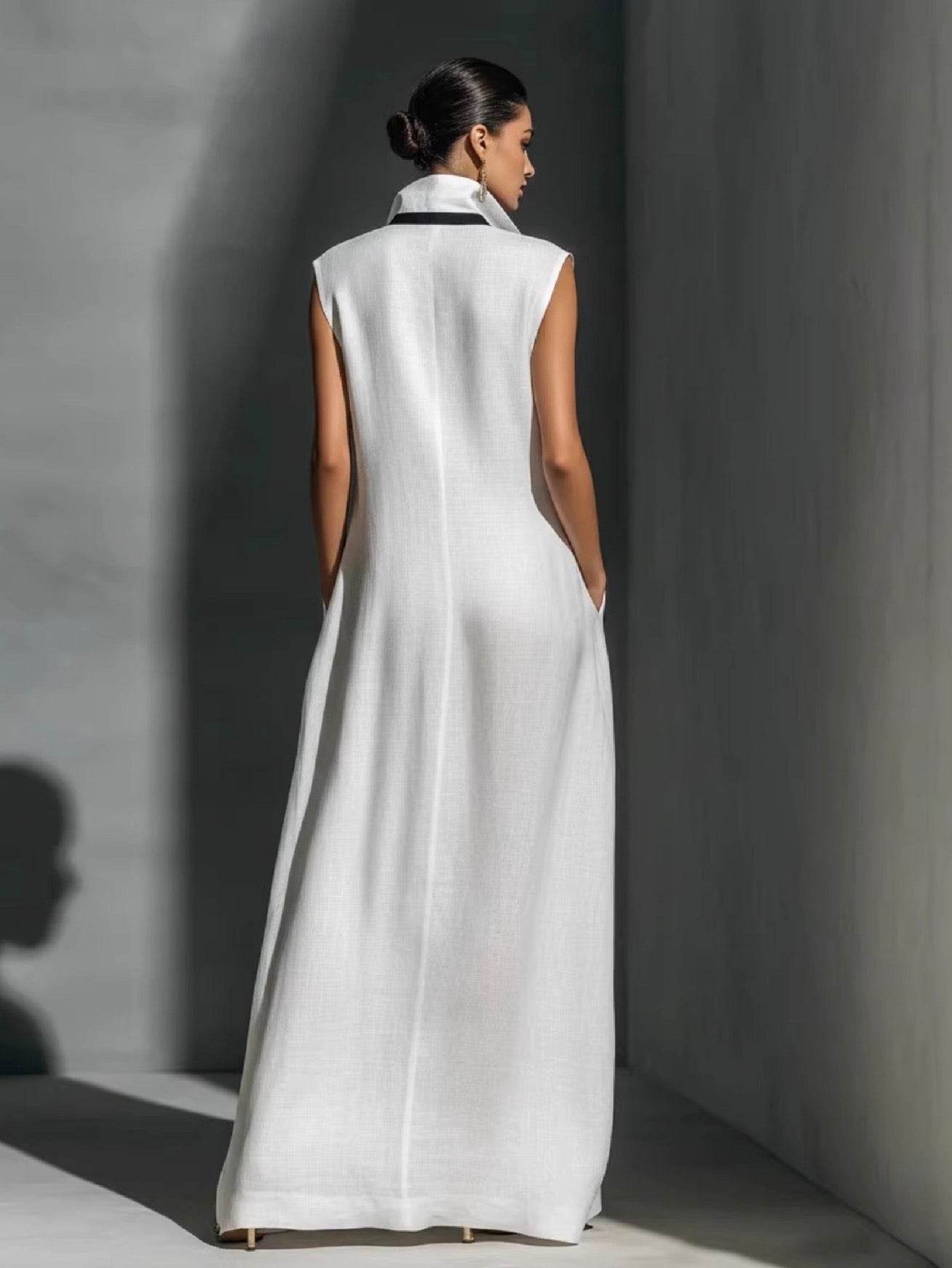 Women'S Elegant Sleeveless Maxi Dress, Stand Collar Deep V-Neck Vertical Stripe Trim Floor-Length Loose Fit Gown for Evening Party, Formal Occasions & Casual Outings